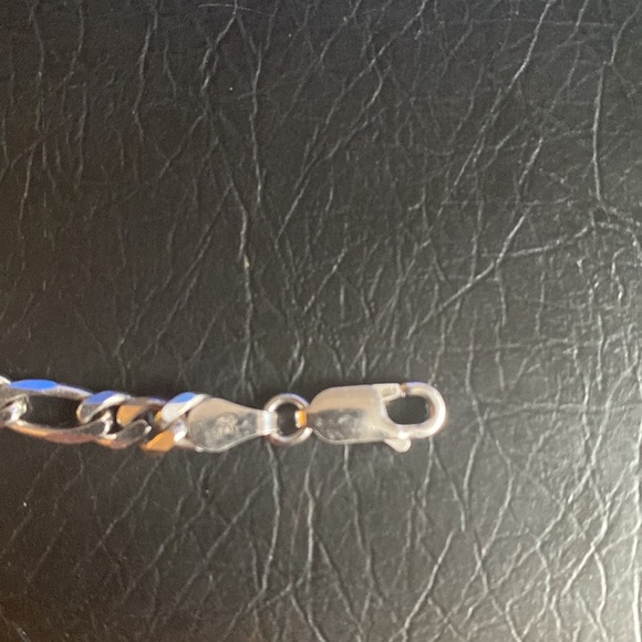 Figaro High Polish Chain - Picture 2 of 3